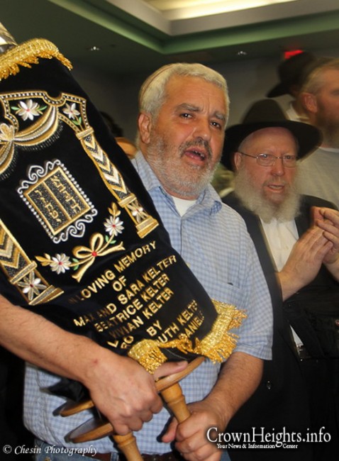 Chabad Of Arizona Completes New Sefer Torah •
